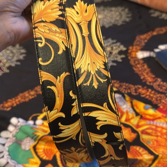 Reversible Versace Belt (black + print) with Medusa buckle. UNISEX. - Picture 5 of 9